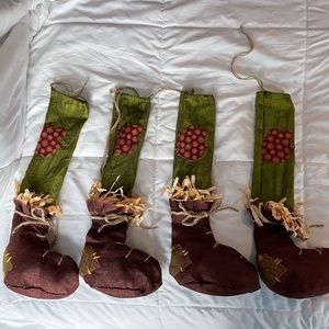 Scarecrow Hanging Feet, set of 2